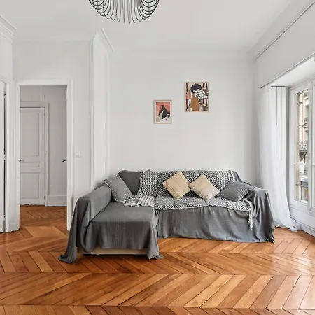 Jardin Du Luxembourg I And Bright Apartment Paris